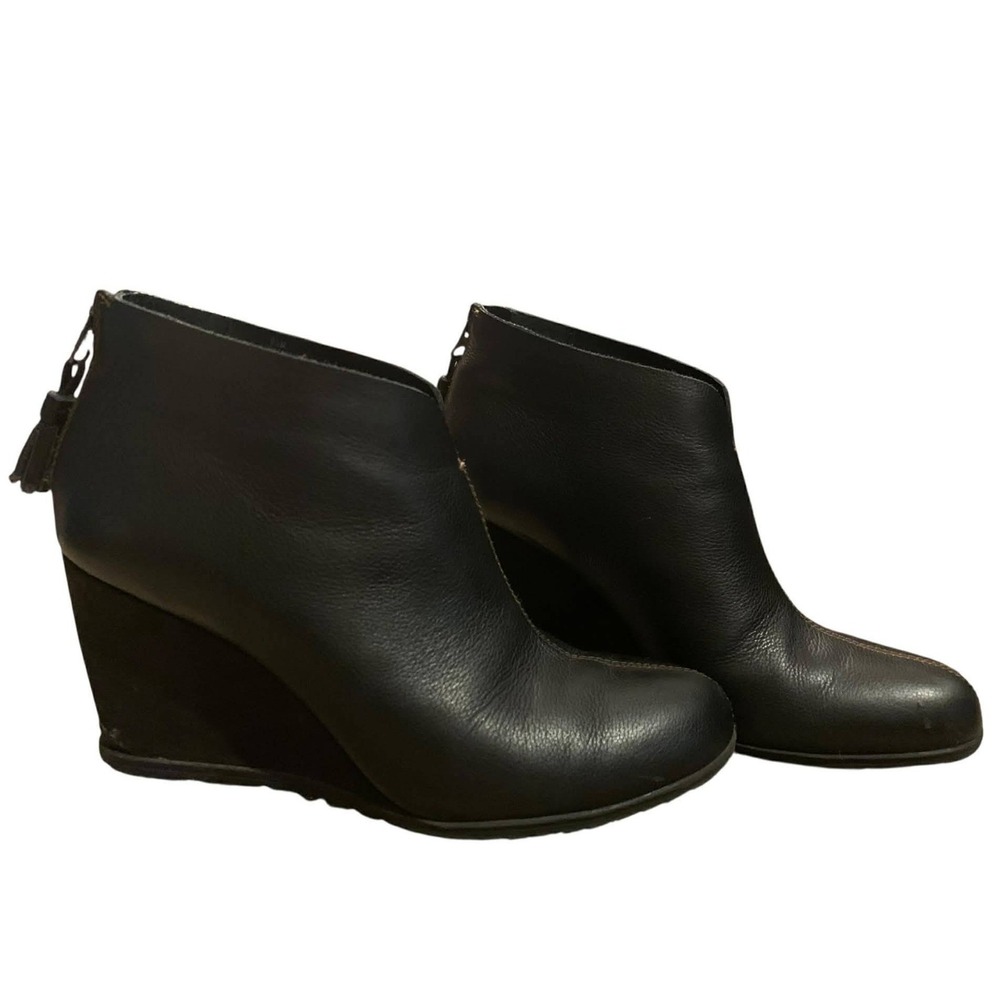 Kork-Ease Wedge Ankle Booties 9.5 Black Leather Tassel Zip Q44103 Goth Chic
